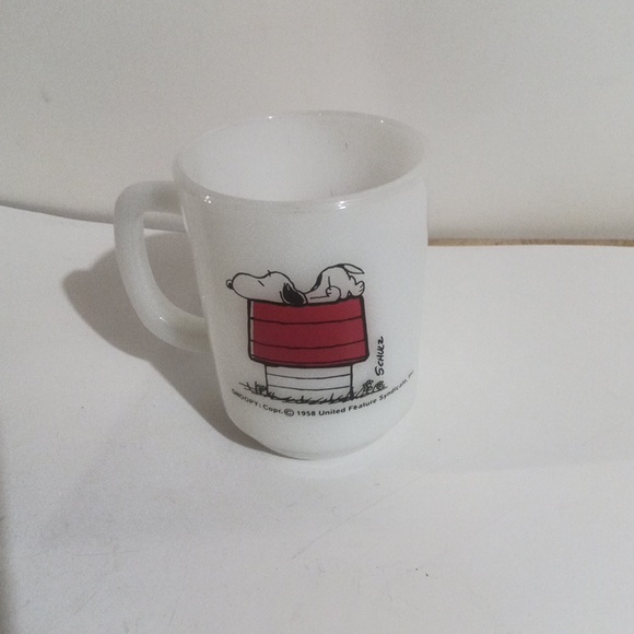 VINTAGE FIRE KING/ ANCHOR HOCKING SNOOPY- " I THINK I'M ALLERGIC TO MORNING" MUG - Picture 1 of 8